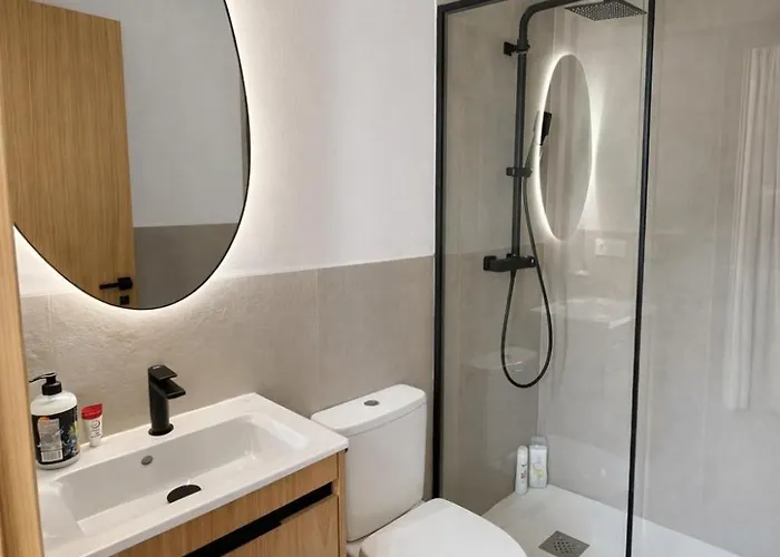 Casa De Piedra Con Encanto L Patio Privado L Playa A 2 Minutos Сasa de vacaciones Castro Urdiales